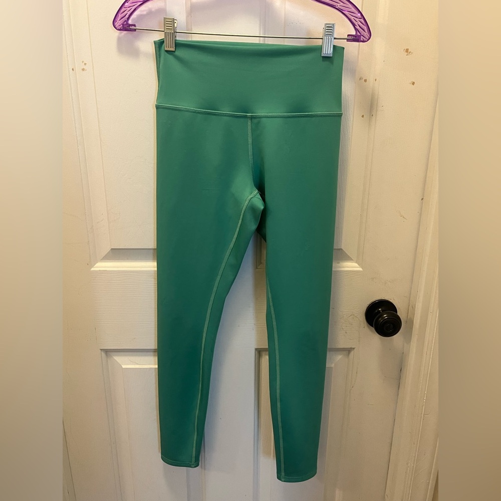 🧘🏽‍♀️ LIKE NEW Alo Yoga High-Waist Airlift 7/8 Leggings in Green - Sz Medium